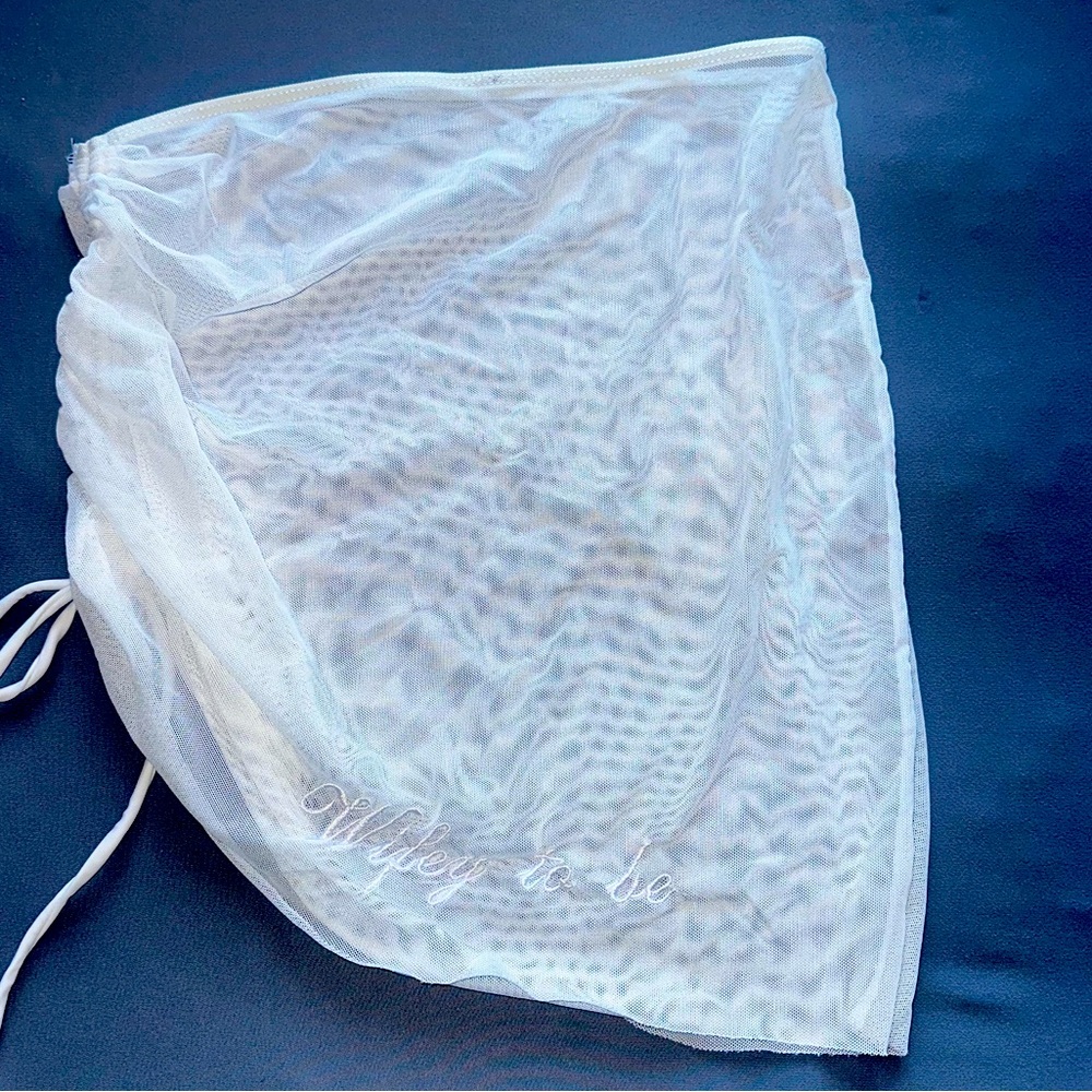“WIFEY TO BE” embroidered sarong! Size:S-M